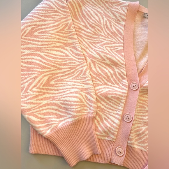 New, BCBG Generation Women's Cropped Zebra Printed Button Front Cardigan. Size S - Picture 6 of 12